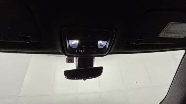 2022 Iridescent Pearl Tricoat Chevrolet Traverse RS AWD SUV