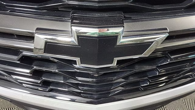 2022 Iridescent Pearl Tricoat Chevrolet Traverse RS AWD SUV