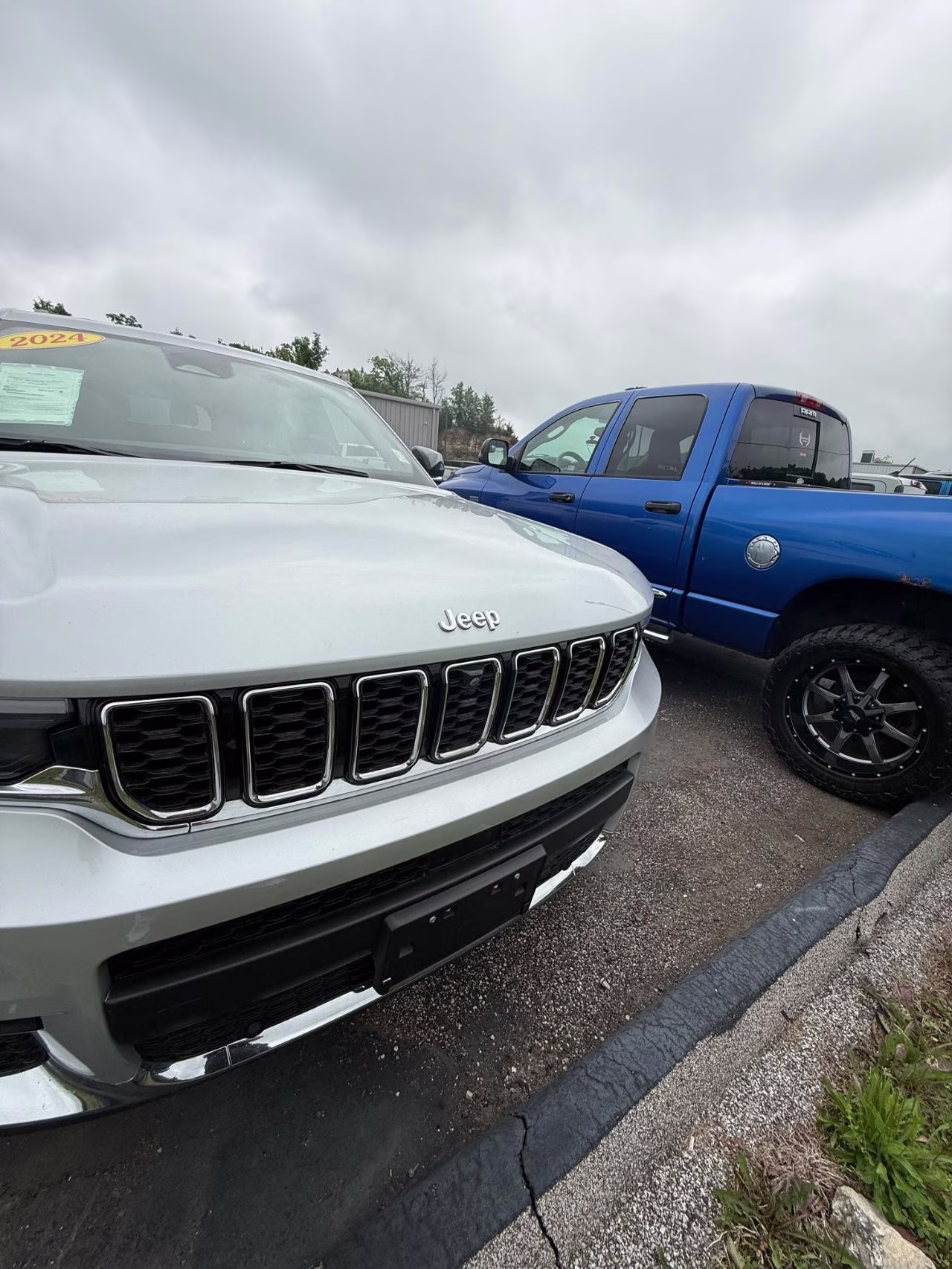 2024 SILVER Jeep Grand Cherokee L Limited 4X4 SUV