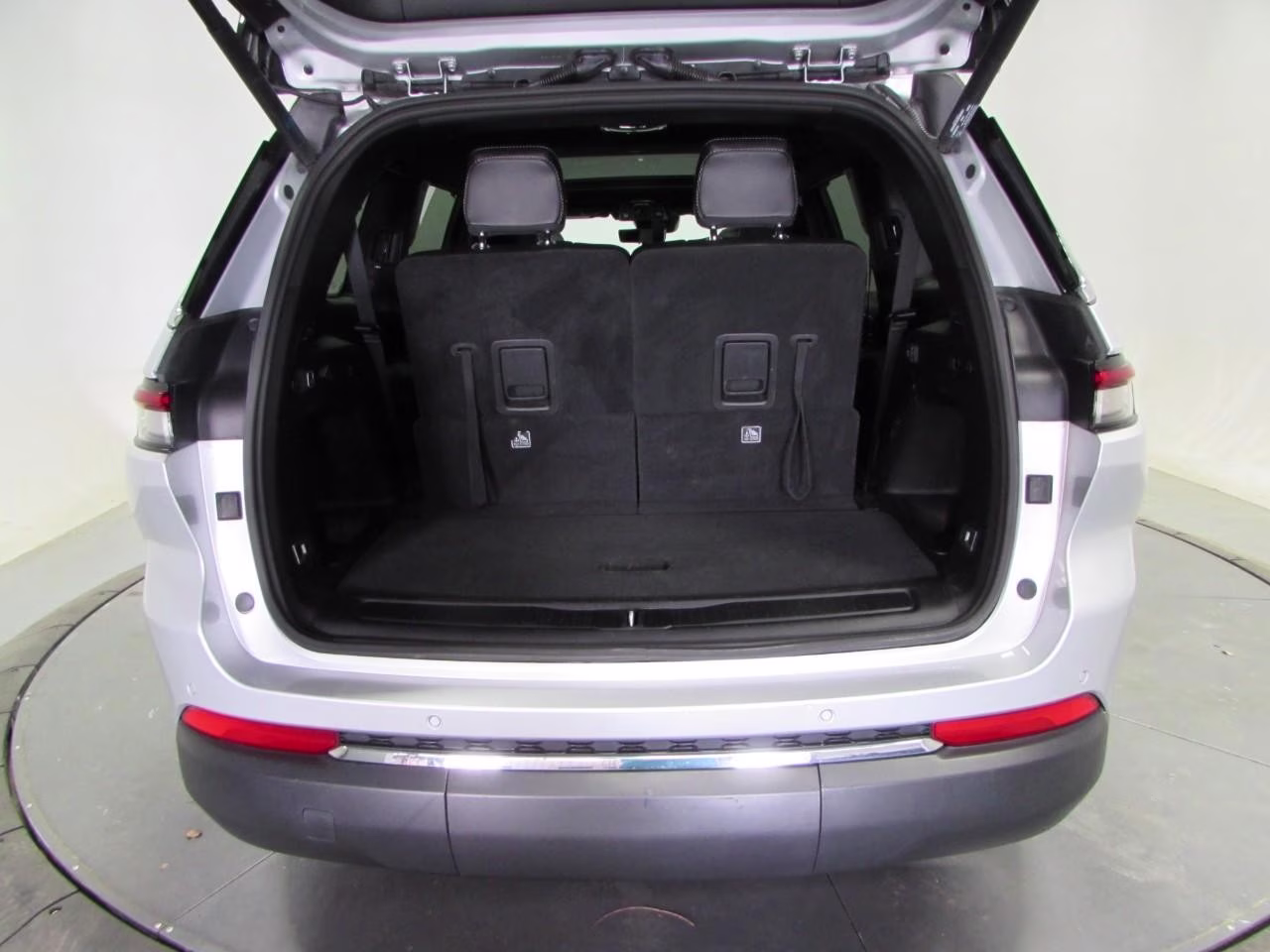 2024 Silver Zynith Jeep Grand Cherokee L Limited 4X4 SUV