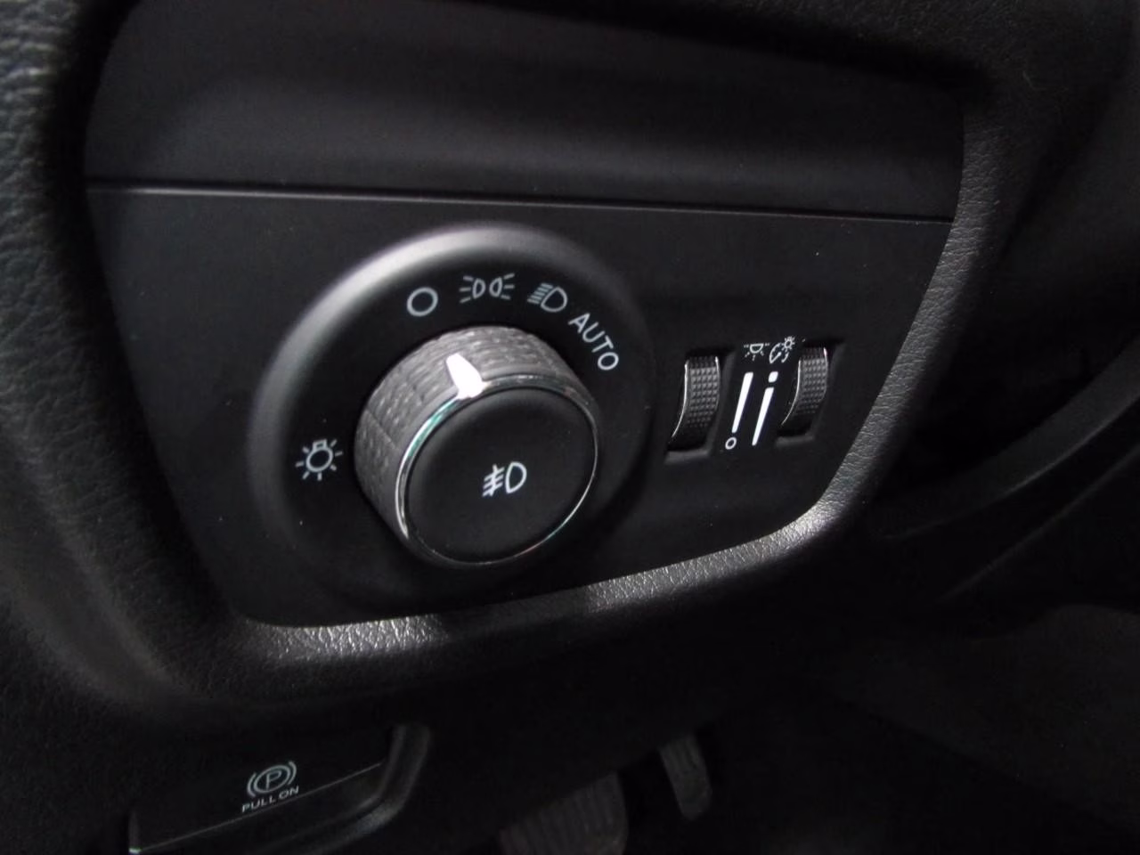 2024 Silver Zynith Jeep Grand Cherokee L Limited 4X4 SUV