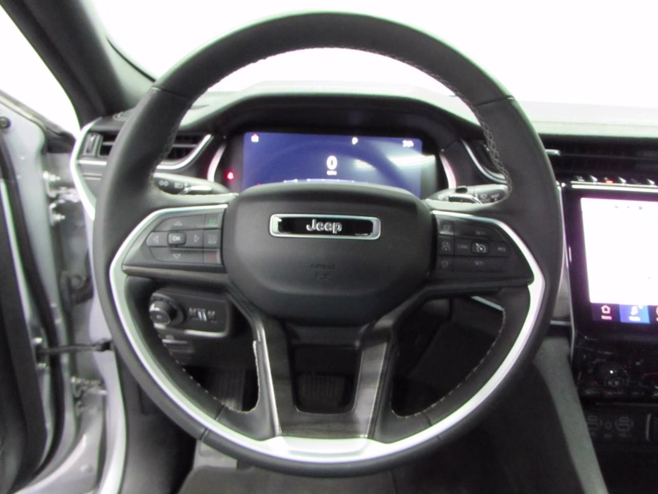 2024 Silver Zynith Jeep Grand Cherokee L Limited 4X4 SUV