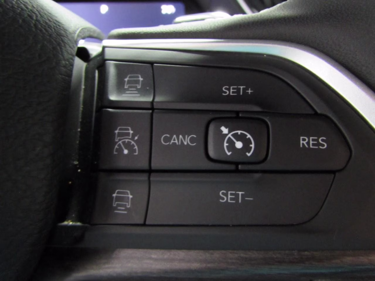 2024 Silver Zynith Jeep Grand Cherokee L Limited 4X4 SUV