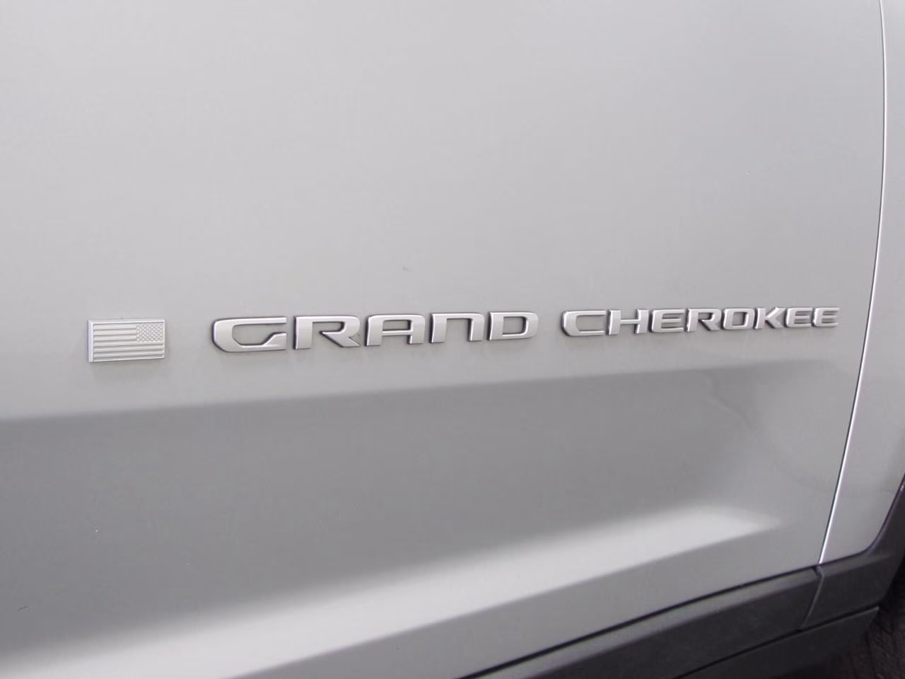 2024 Silver Zynith Jeep Grand Cherokee L Limited 4X4 SUV