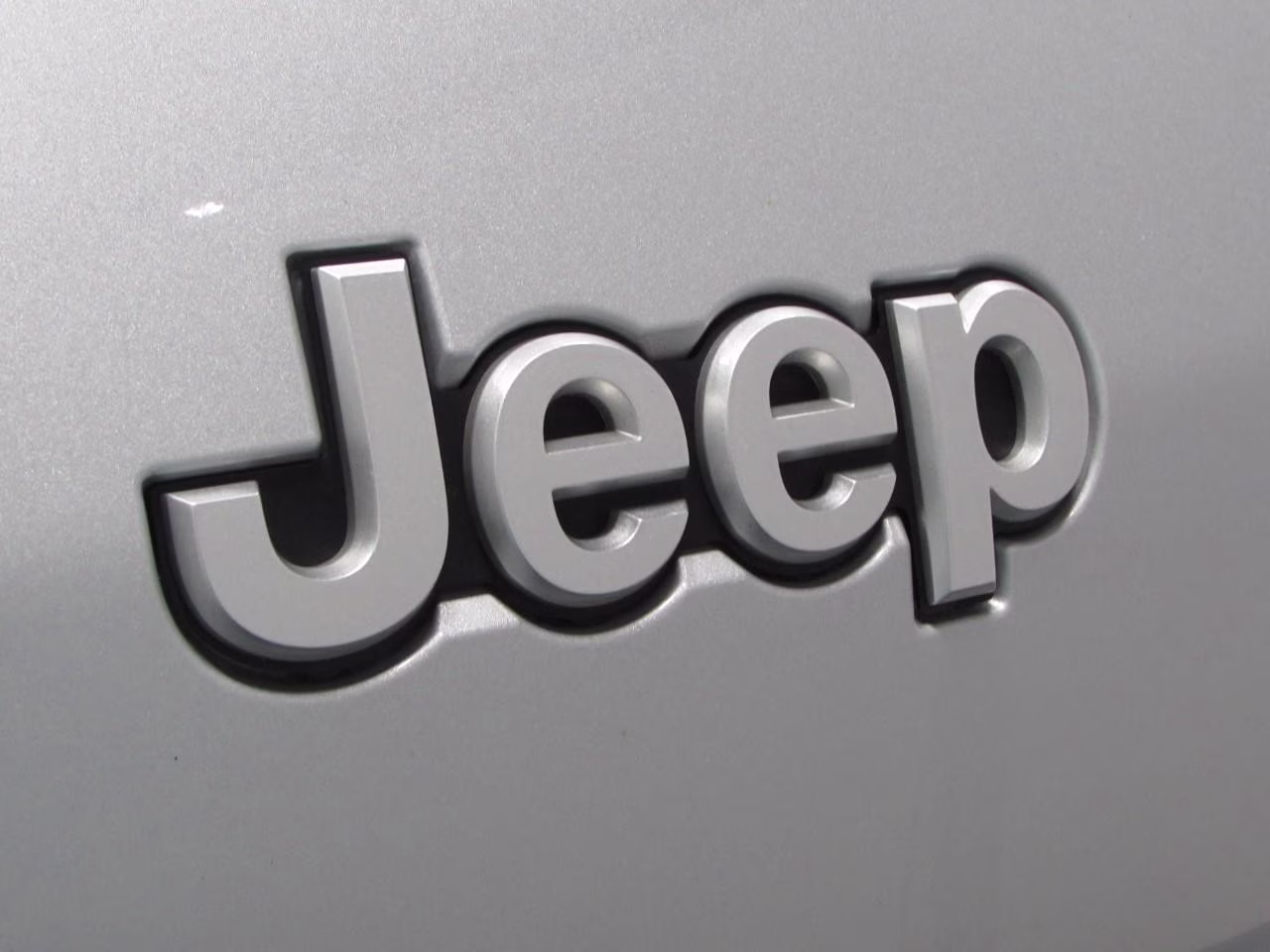 2024 Silver Zynith Jeep Grand Cherokee L Limited 4X4 SUV