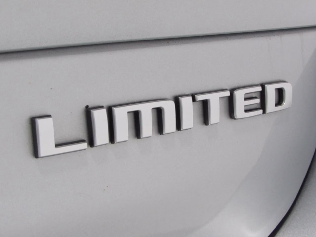 2024 Silver Zynith Jeep Grand Cherokee L Limited 4X4 SUV