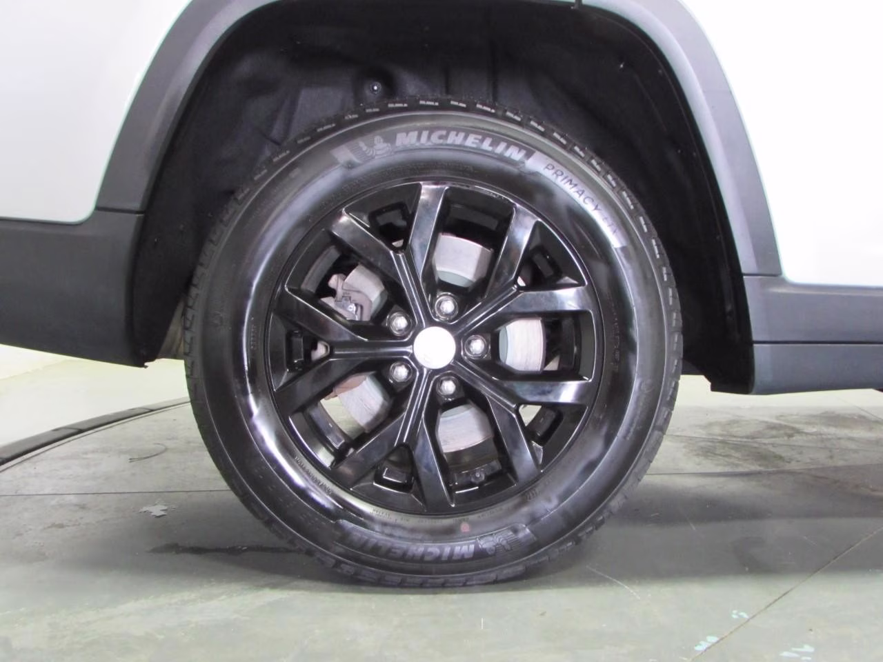 2024 Silver Zynith Jeep Grand Cherokee L Limited 4X4 SUV