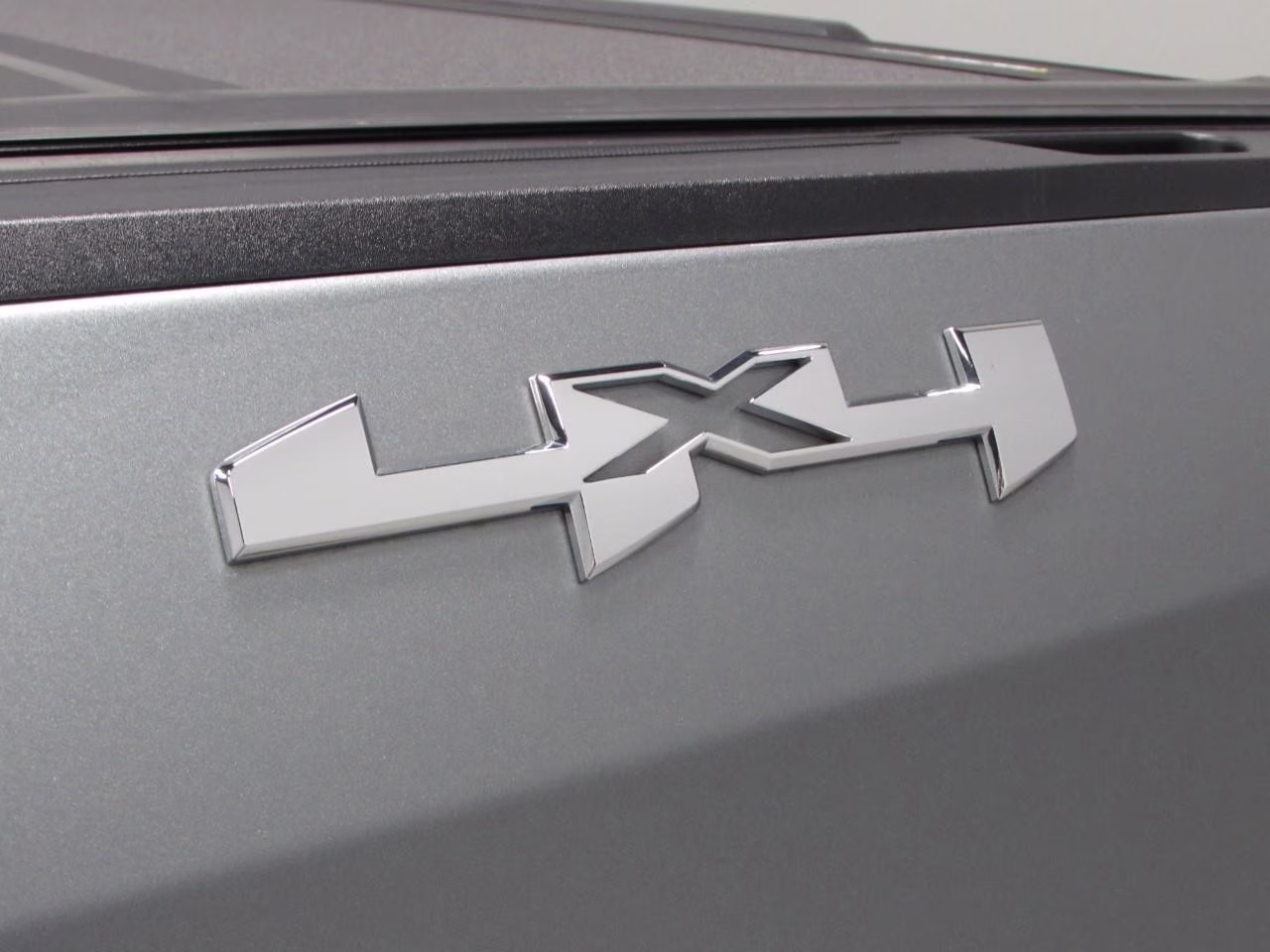 2025 Titanium Rush Metallic GMC Sierra 1500 SLT 4X4 Truck