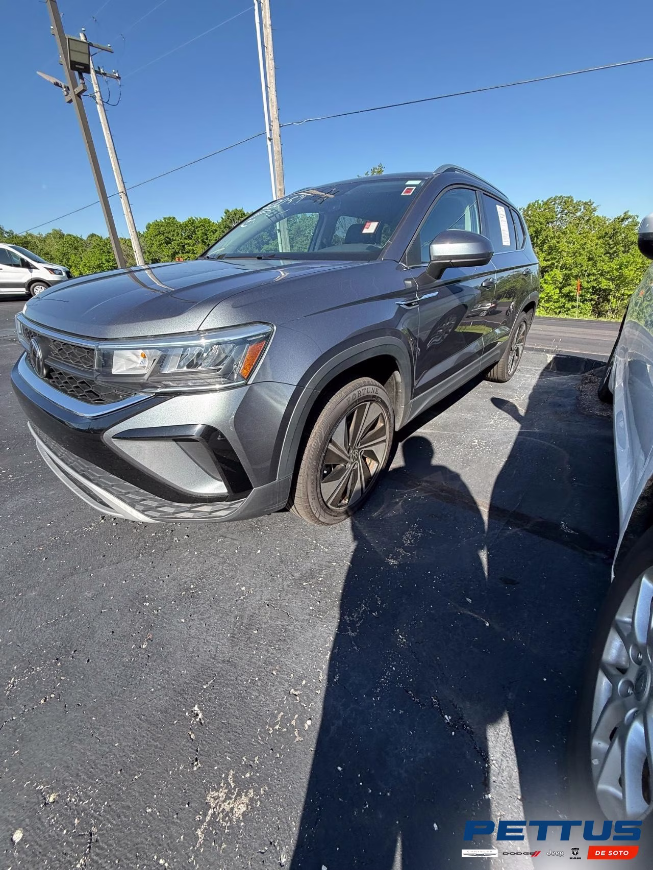 2024 GRAY Volkswagen Taos 1.5T SE AWD SUV