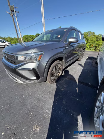 2024 GRAY Volkswagen Taos 1.5T SE AWD SUV