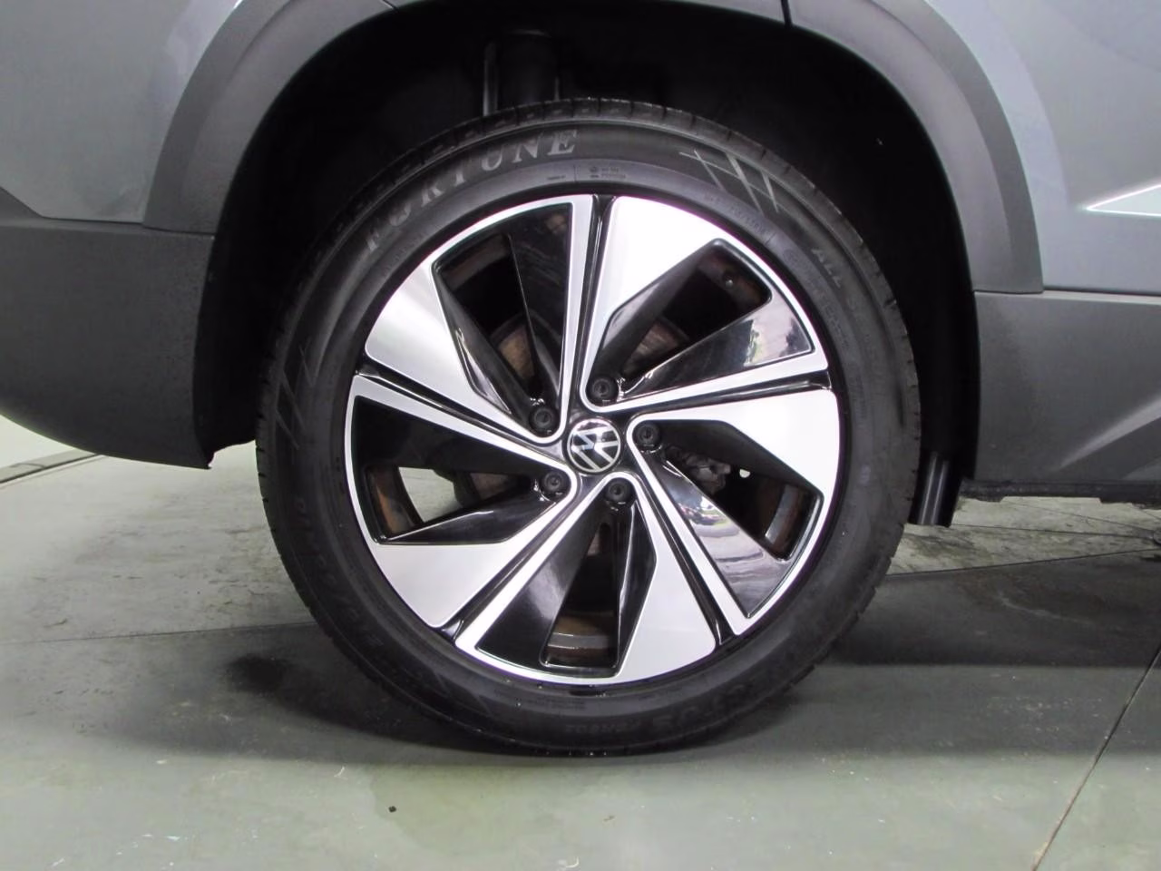2024 Pure Gray Volkswagen Taos 1.5T SE AWD SUV
