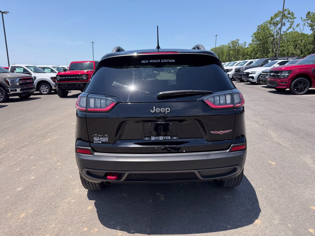 2021 Diamond Black Crystal Pearlcoat Jeep Cherokee Trailhawk 4X4 SUV