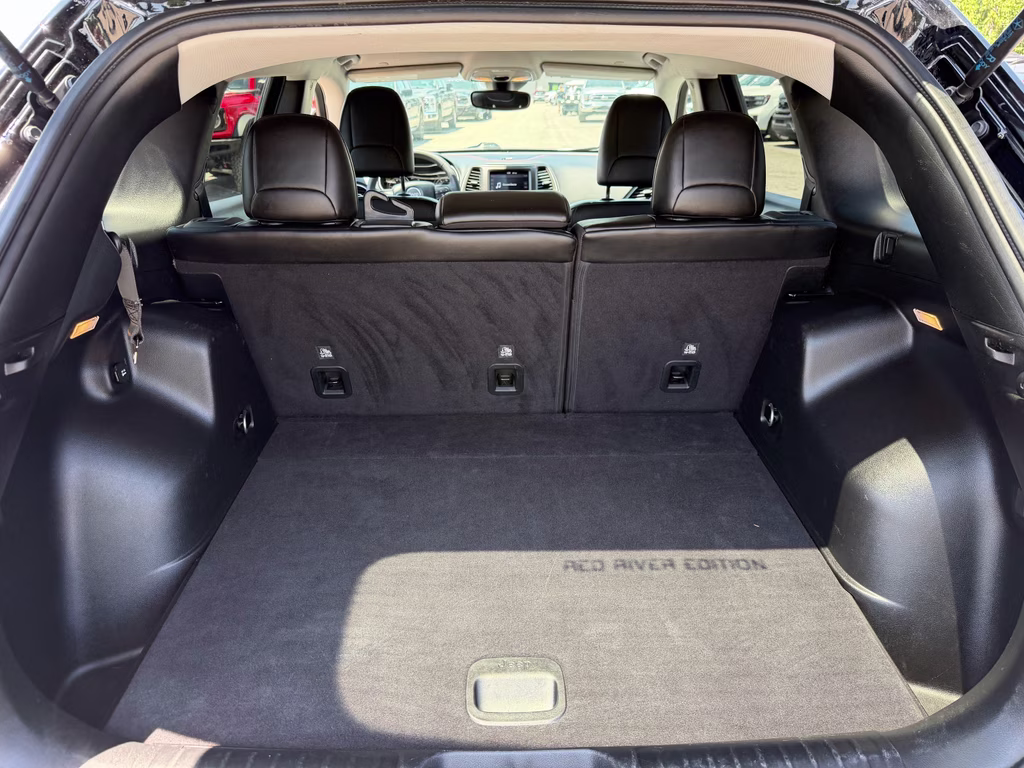 2021 Diamond Black Crystal Pearlcoat Jeep Cherokee Trailhawk 4X4 SUV