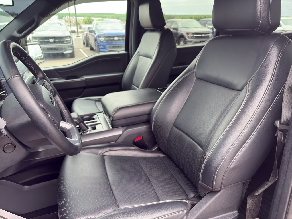 2024 AGATE BLACK METALLIC Ford F-150 LARIAT 4X4 Truck