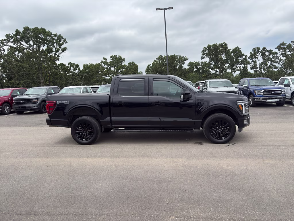 2024 AGATE BLACK METALLIC Ford F-150 LARIAT 4X4 Truck