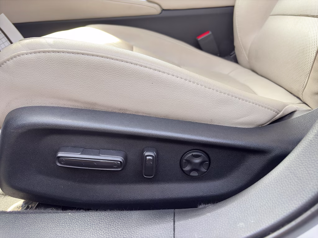 2019 Platinum White Pearl Honda Accord EX-L 1.5T FWD Sedan