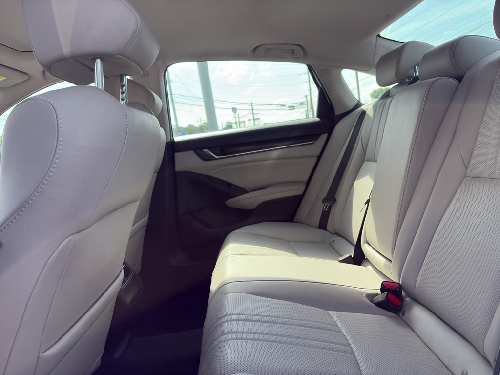 2019 Platinum White Pearl Honda Accord EX-L 1.5T FWD Sedan