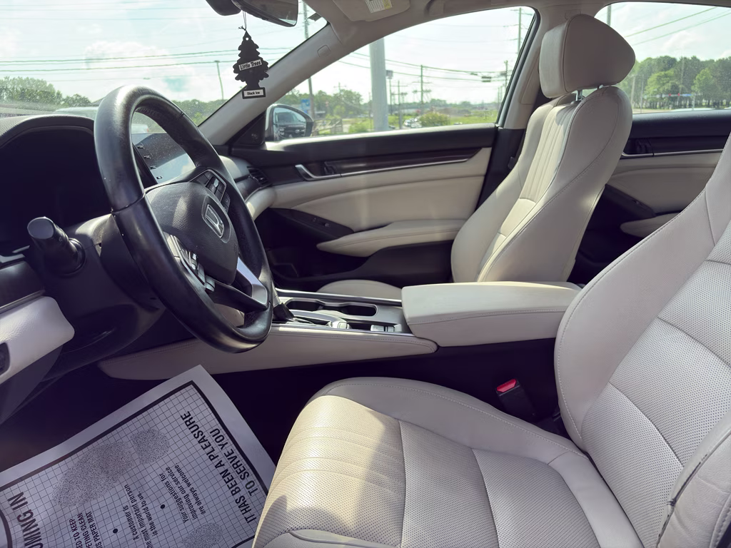 2019 Platinum White Pearl Honda Accord EX-L 1.5T FWD Sedan