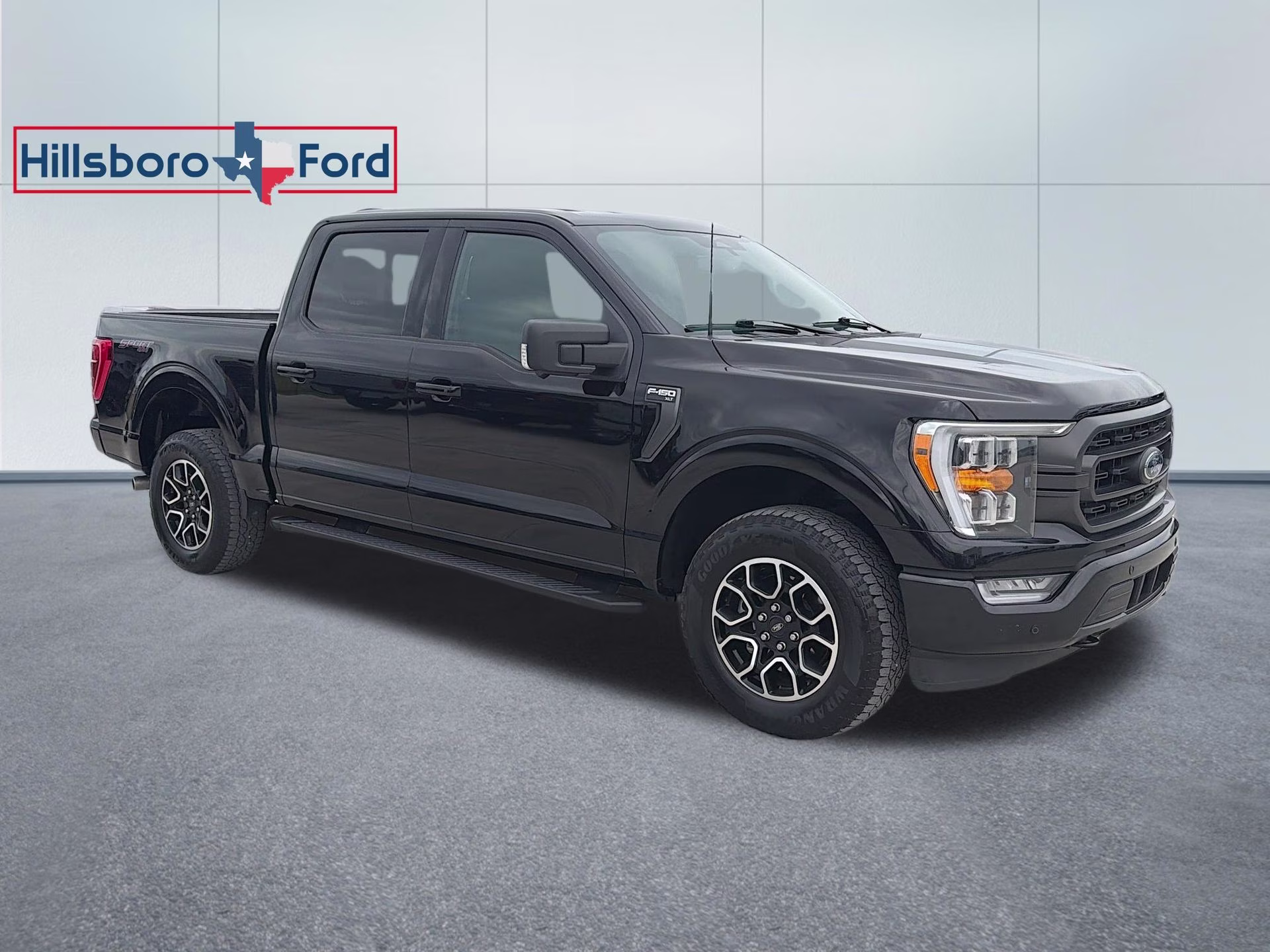 2023 Agate Black Metallic Ford F-150 XLT 4X4 Truck