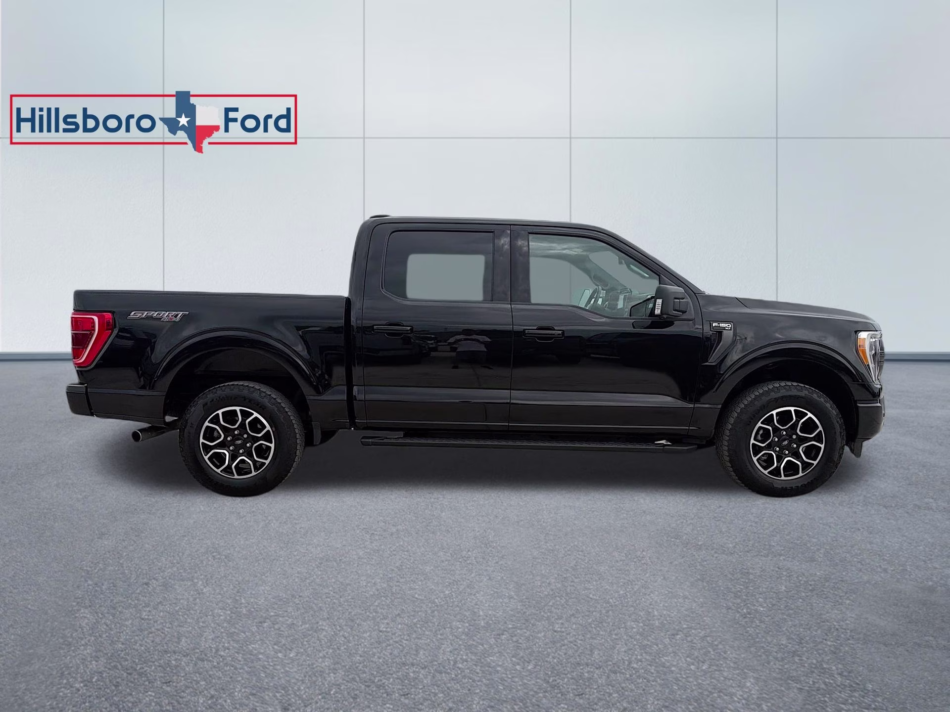 2023 Agate Black Metallic Ford F-150 XLT 4X4 Truck