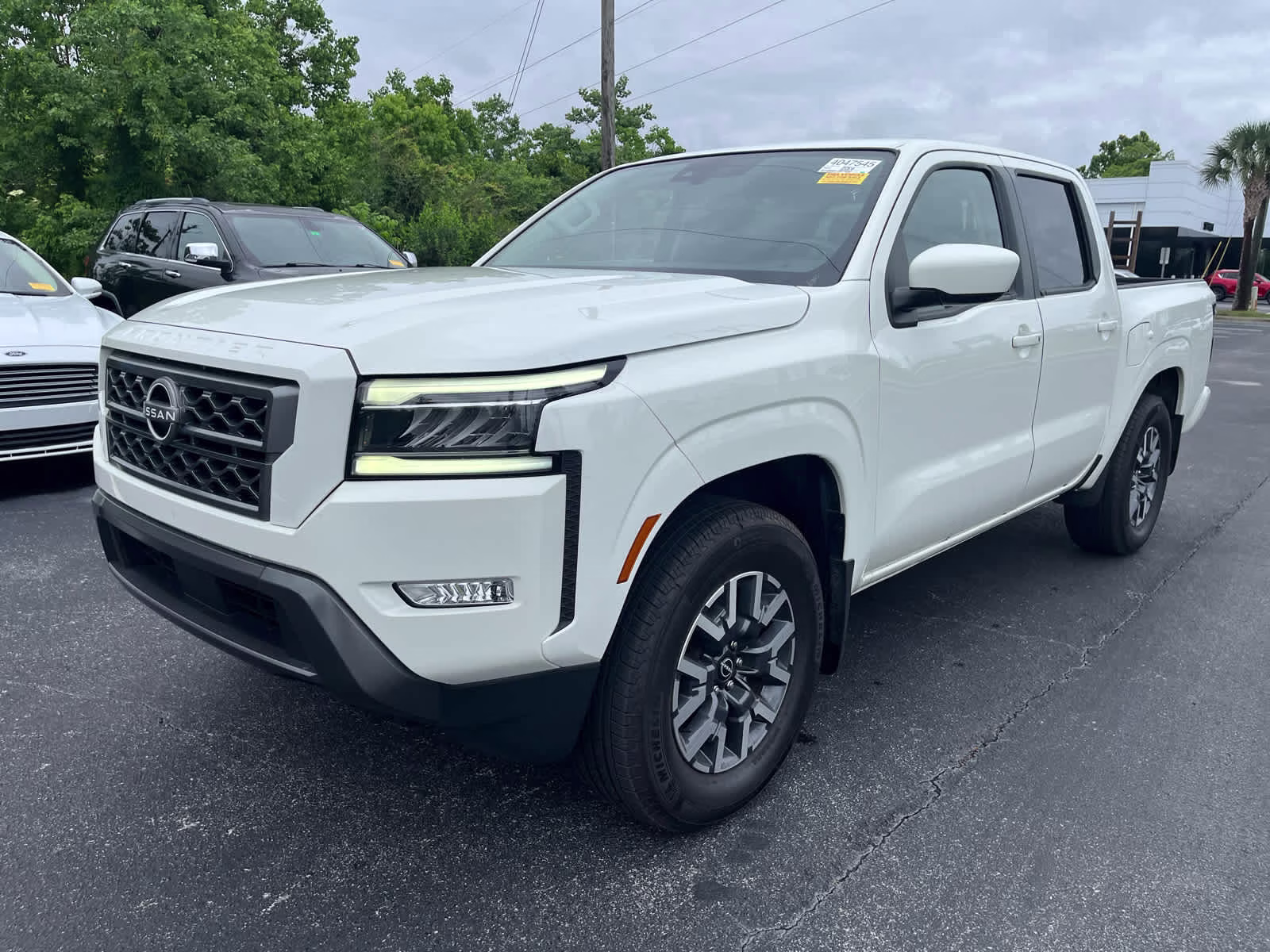 2024 Nissan Frontier SL Crew Cab 4X2's photo