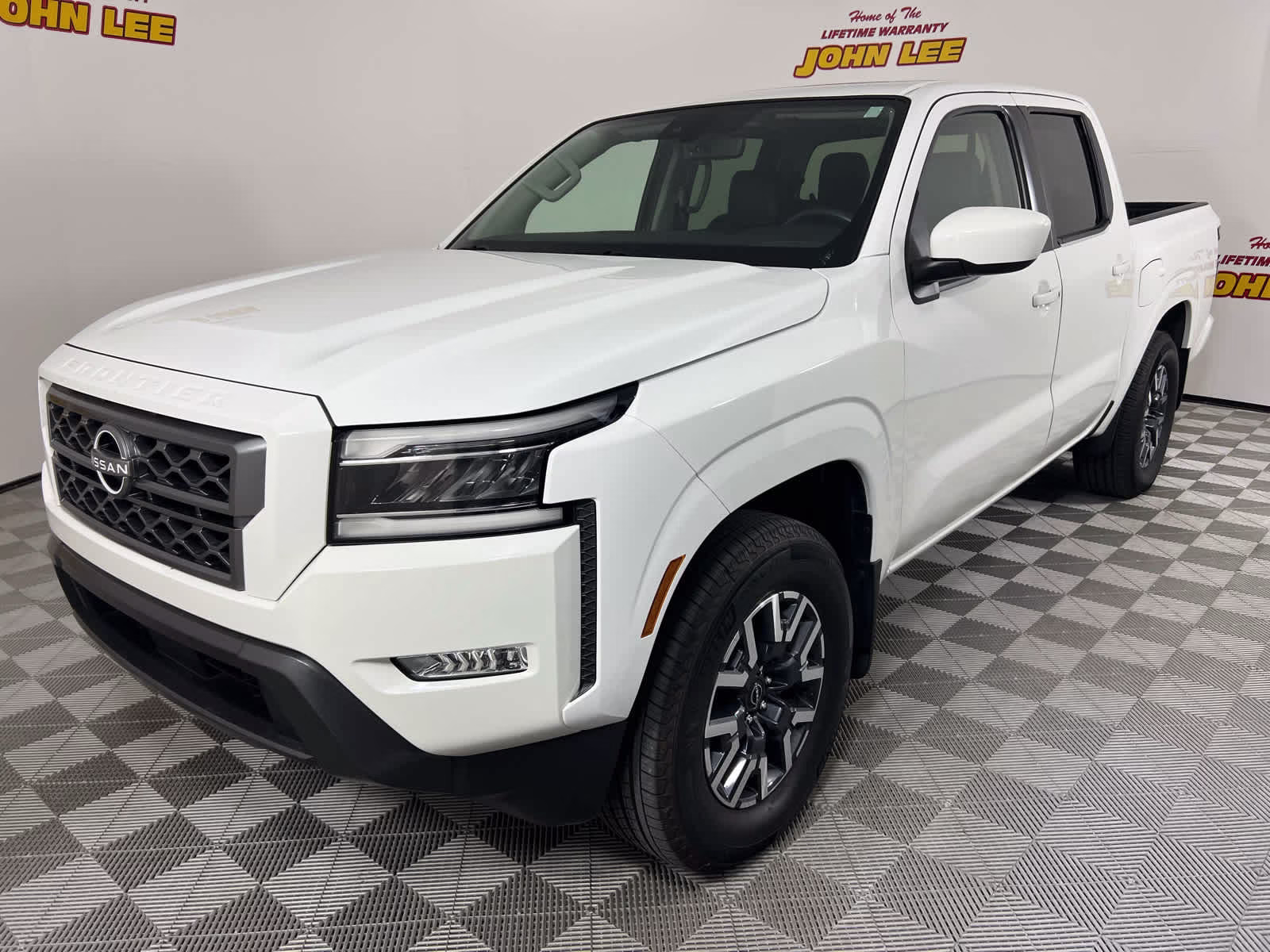 2024 Nissan Frontier SL Crew Cab 4X2's photo