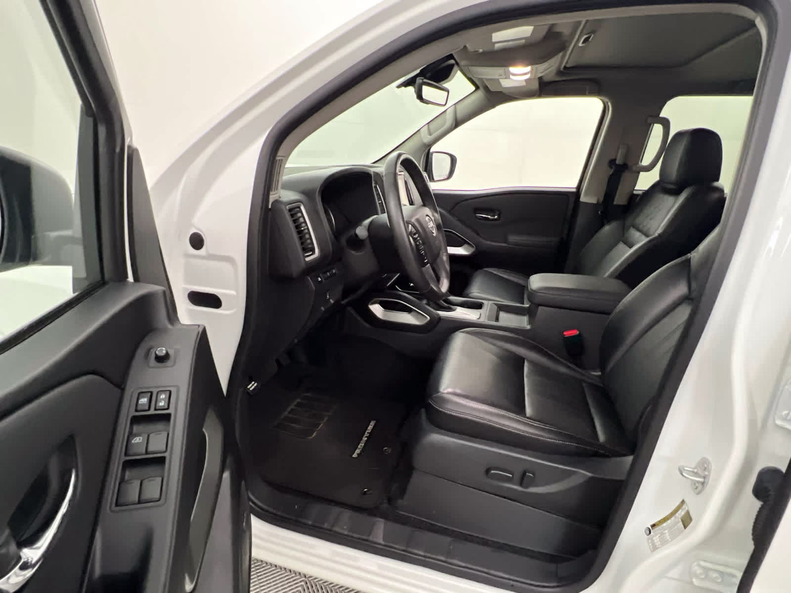 2024 Glacier White Nissan Frontier SL RWD Truck