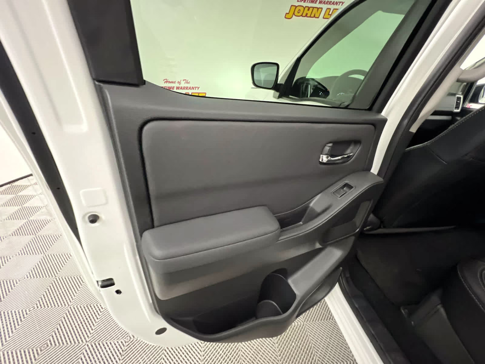 2024 Glacier White Nissan Frontier SL RWD Truck