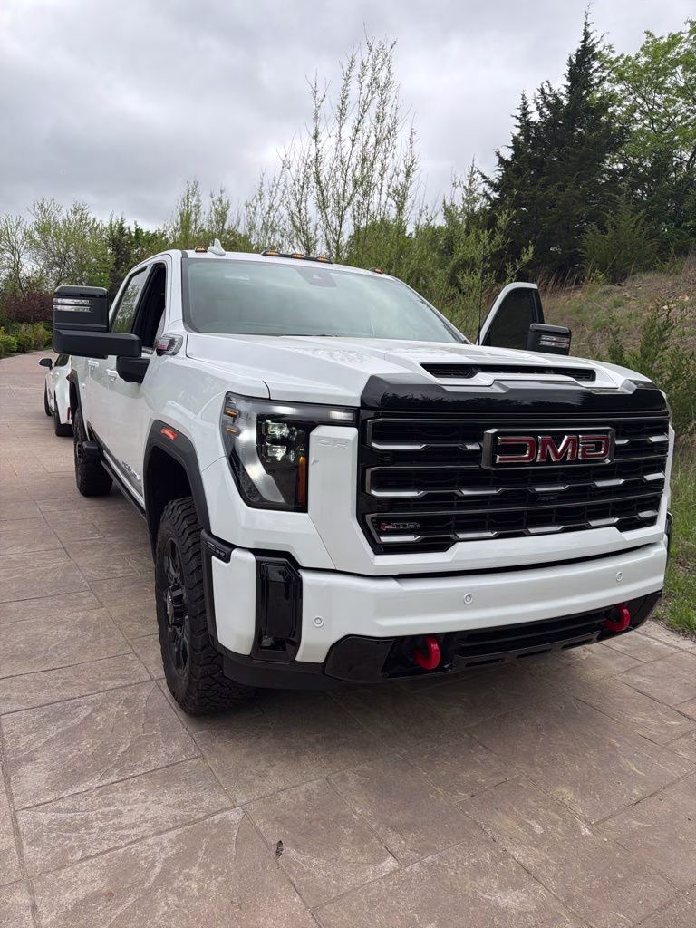 2026 Summit White GMC Sierra 2500HD AT4 4X4 Truck