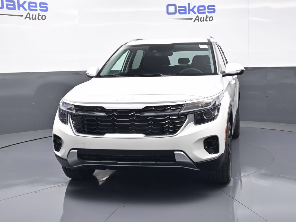 2026 Snow White Pearl Kia Seltos S AWD SUV