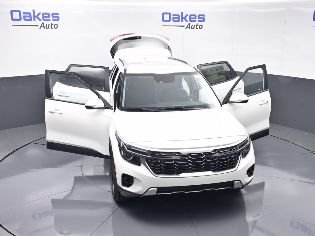 2026 Snow White Pearl Kia Seltos S AWD SUV