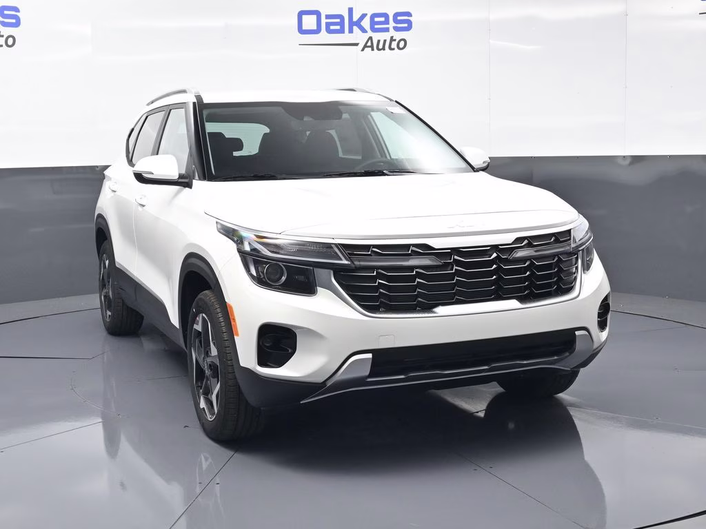 2026 Snow White Pearl Kia Seltos S AWD SUV