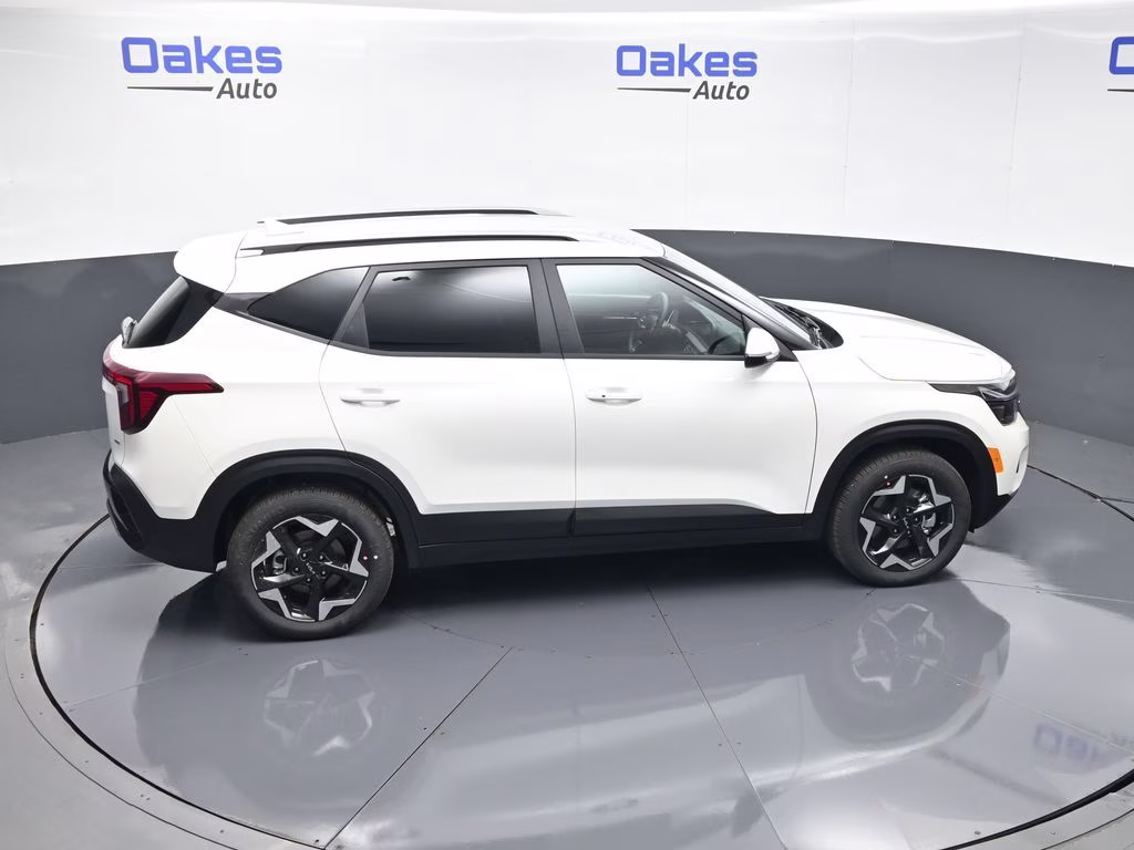 2026 Snow White Pearl Kia Seltos S AWD SUV