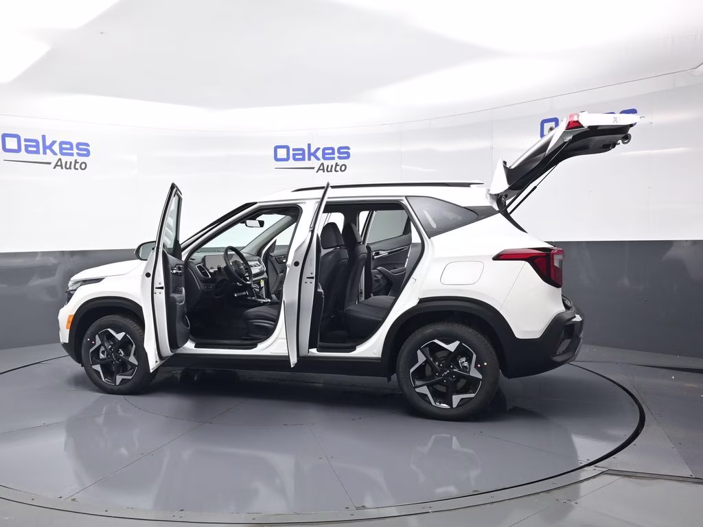 2026 Snow White Pearl Kia Seltos S AWD SUV