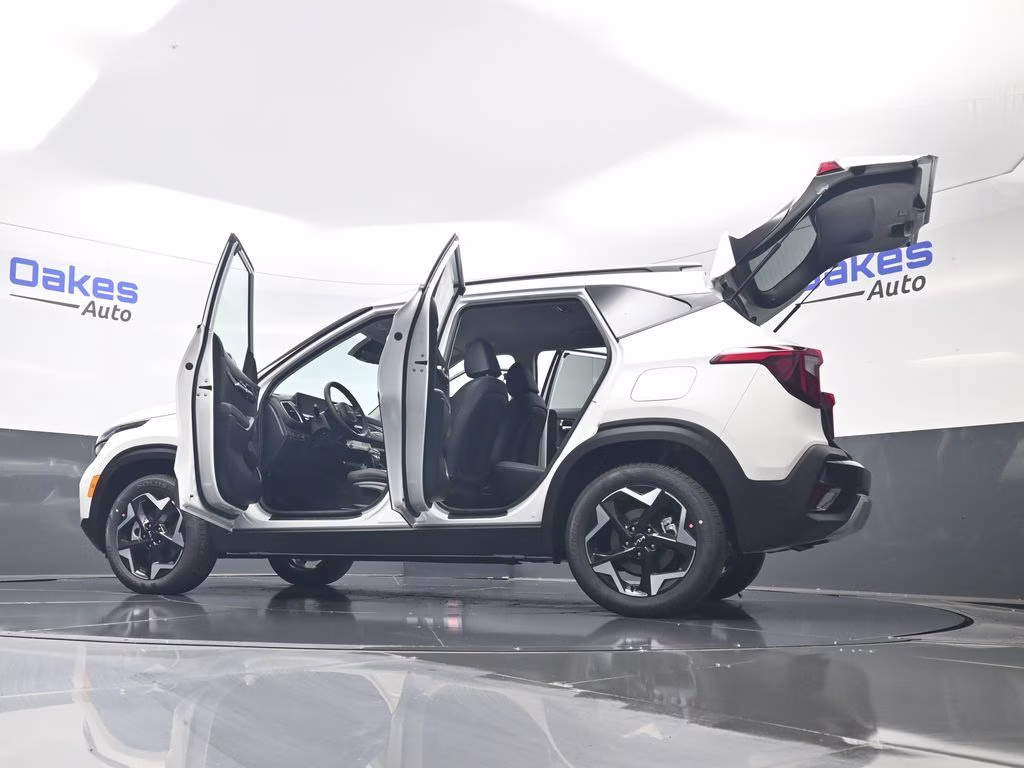 2026 Snow White Pearl Kia Seltos S AWD SUV
