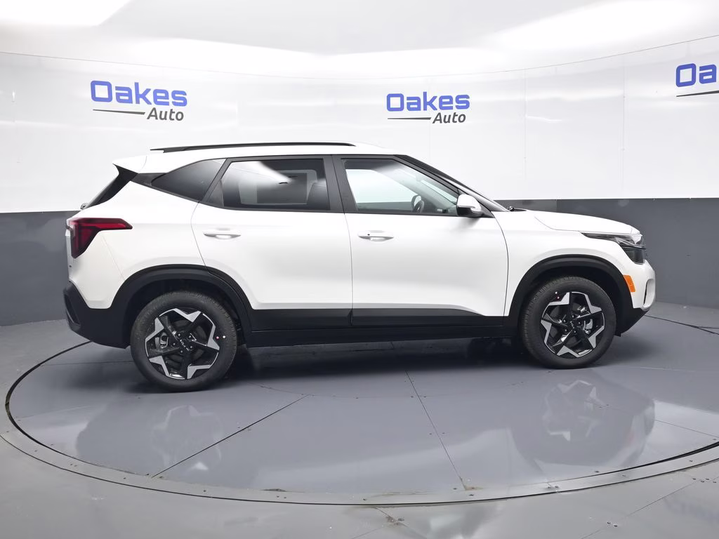 2026 Snow White Pearl Kia Seltos S AWD SUV
