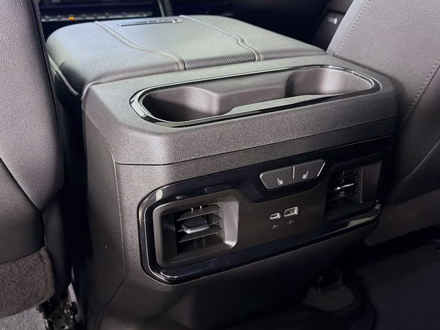 2024 Summit White GMC Sierra 3500HD AT4 4X4 Truck