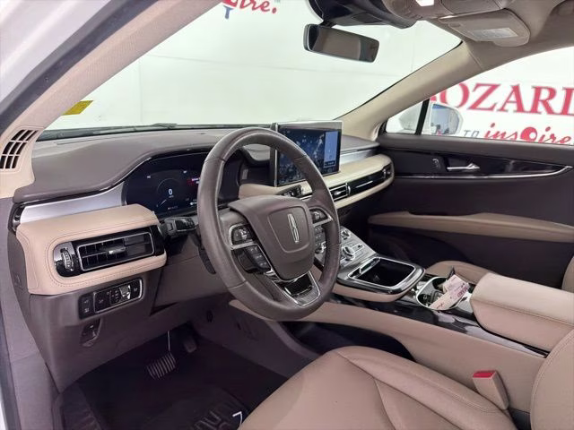 2022 White Metallic Lincoln Nautilus Standard FWD SUV