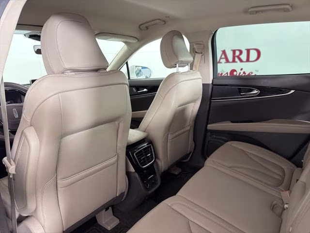 2022 White Metallic Lincoln Nautilus Standard FWD SUV