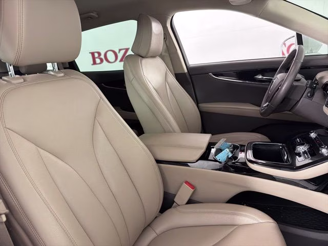2022 White Metallic Lincoln Nautilus Standard FWD SUV