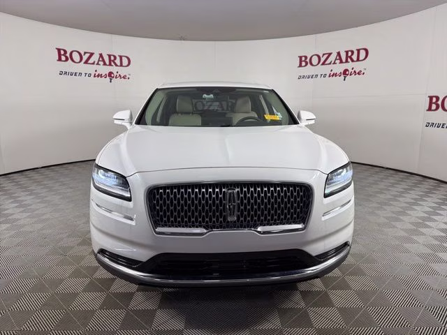2022 White Metallic Lincoln Nautilus Standard FWD SUV