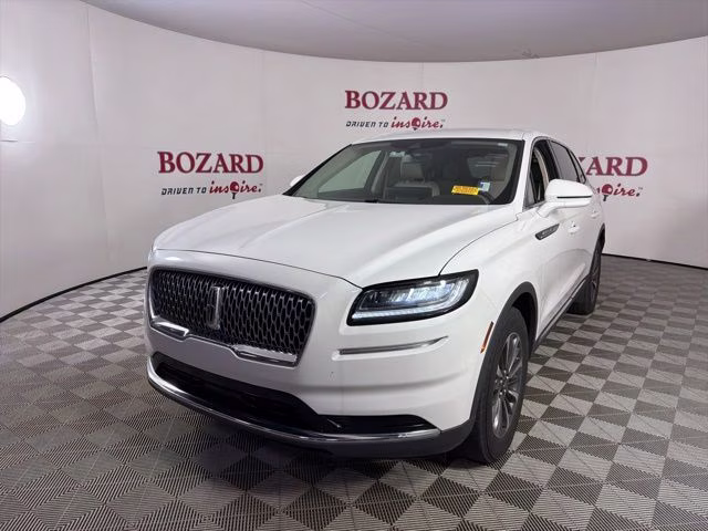 2022 White Metallic Lincoln Nautilus Standard FWD SUV