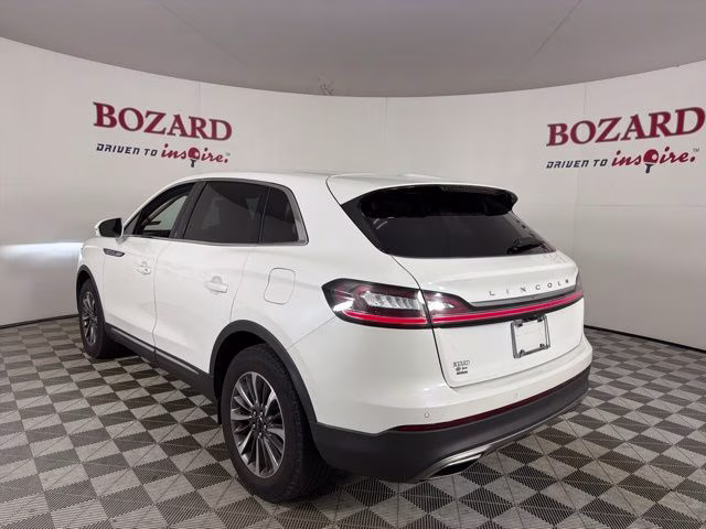 2022 White Metallic Lincoln Nautilus Standard FWD SUV