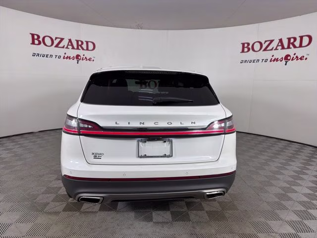 2022 White Metallic Lincoln Nautilus Standard FWD SUV