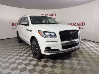 2022 White Metallic Lincoln Navigator Black Label 4X4 SUV