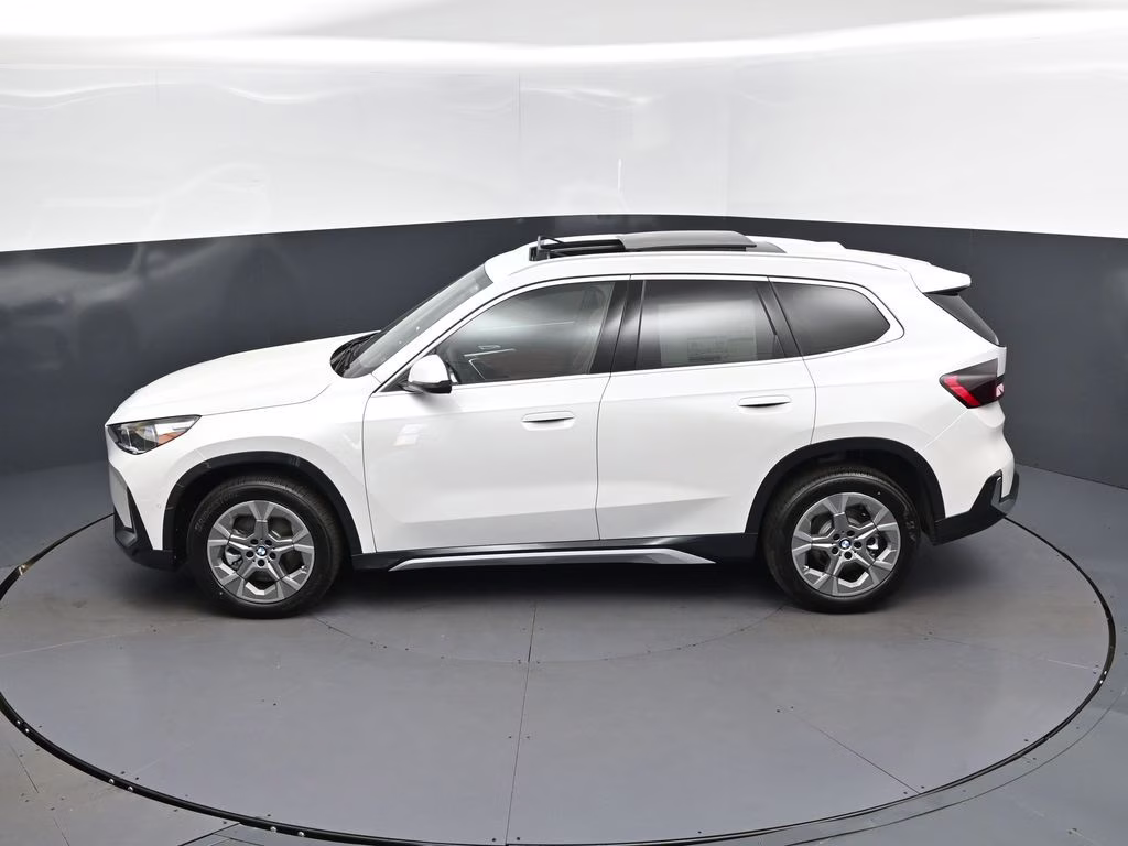 2026 Mineral White Metallic BMW X1 xDrive28i AWD SUV