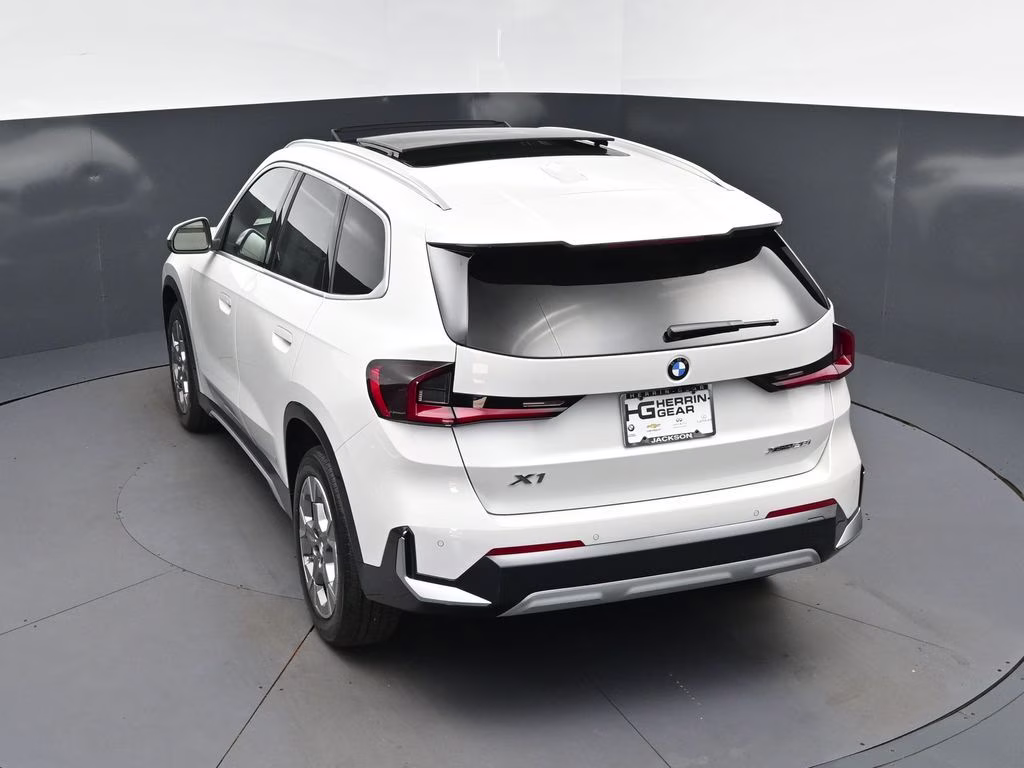 2026 Mineral White Metallic BMW X1 xDrive28i AWD SUV