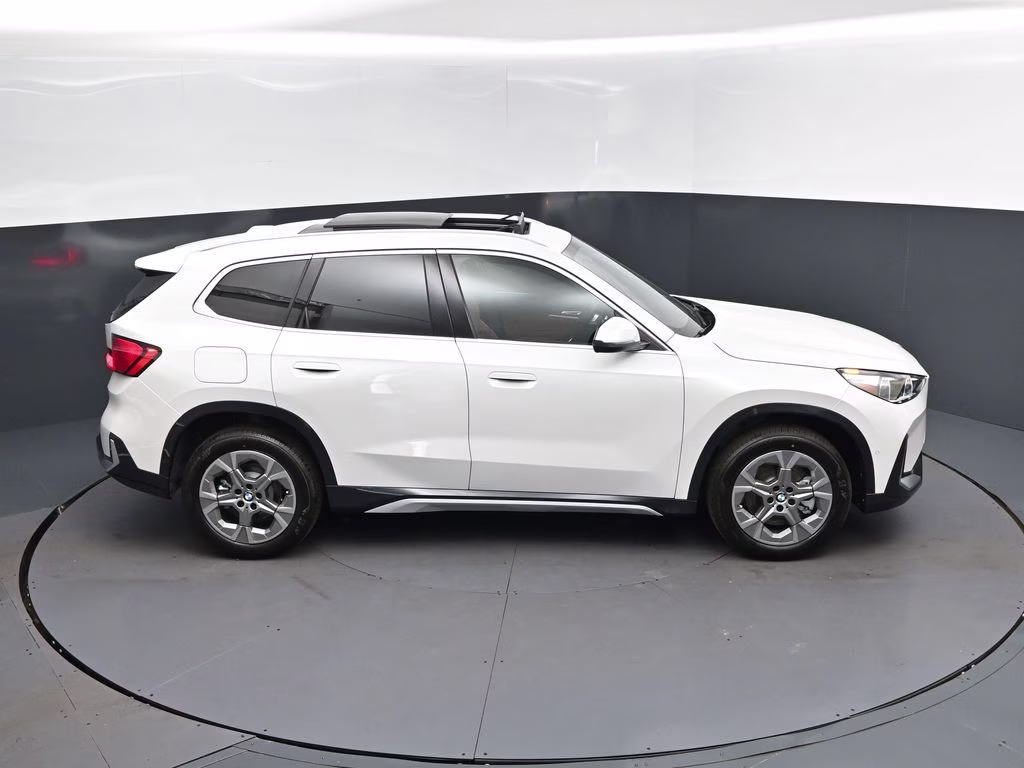 2026 Mineral White Metallic BMW X1 xDrive28i AWD SUV
