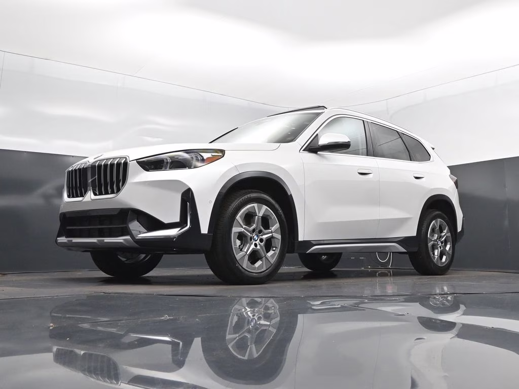 2026 Mineral White Metallic BMW X1 xDrive28i AWD SUV