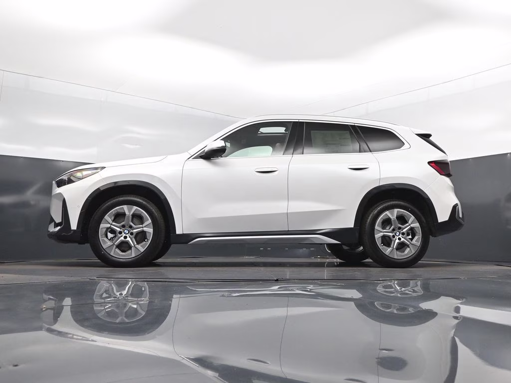 2026 Mineral White Metallic BMW X1 xDrive28i AWD SUV